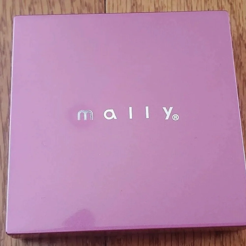 Mally Beauty ❤️‍🔥❤️‍🔥 closet